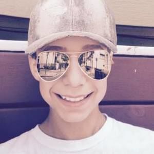 Meet your Posher, Dominic